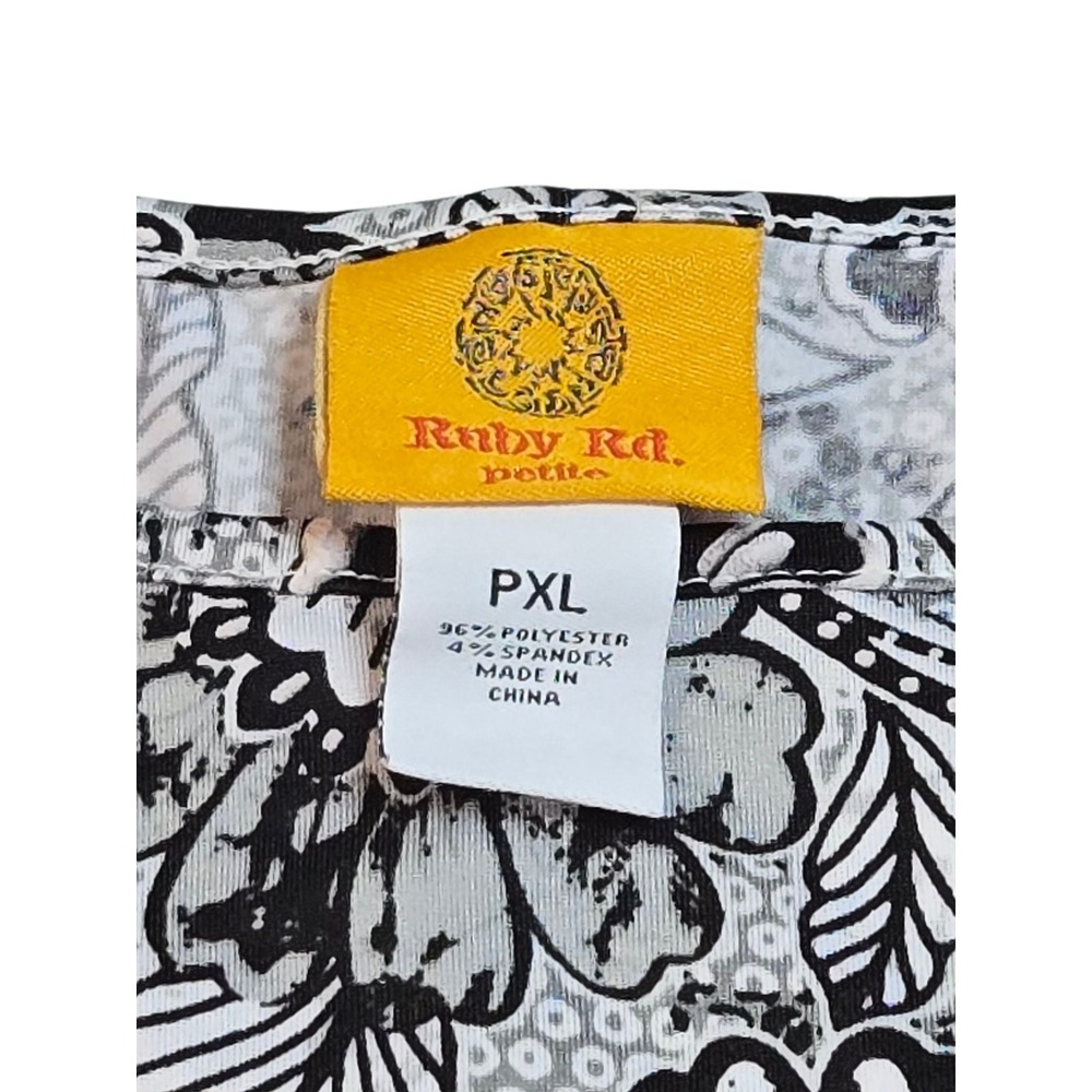Ruby Rd. Petite PXL Black White Floral Shift Dress Ruffle Cuff 3/4 Sleeve Knit - Picture 2 of 6